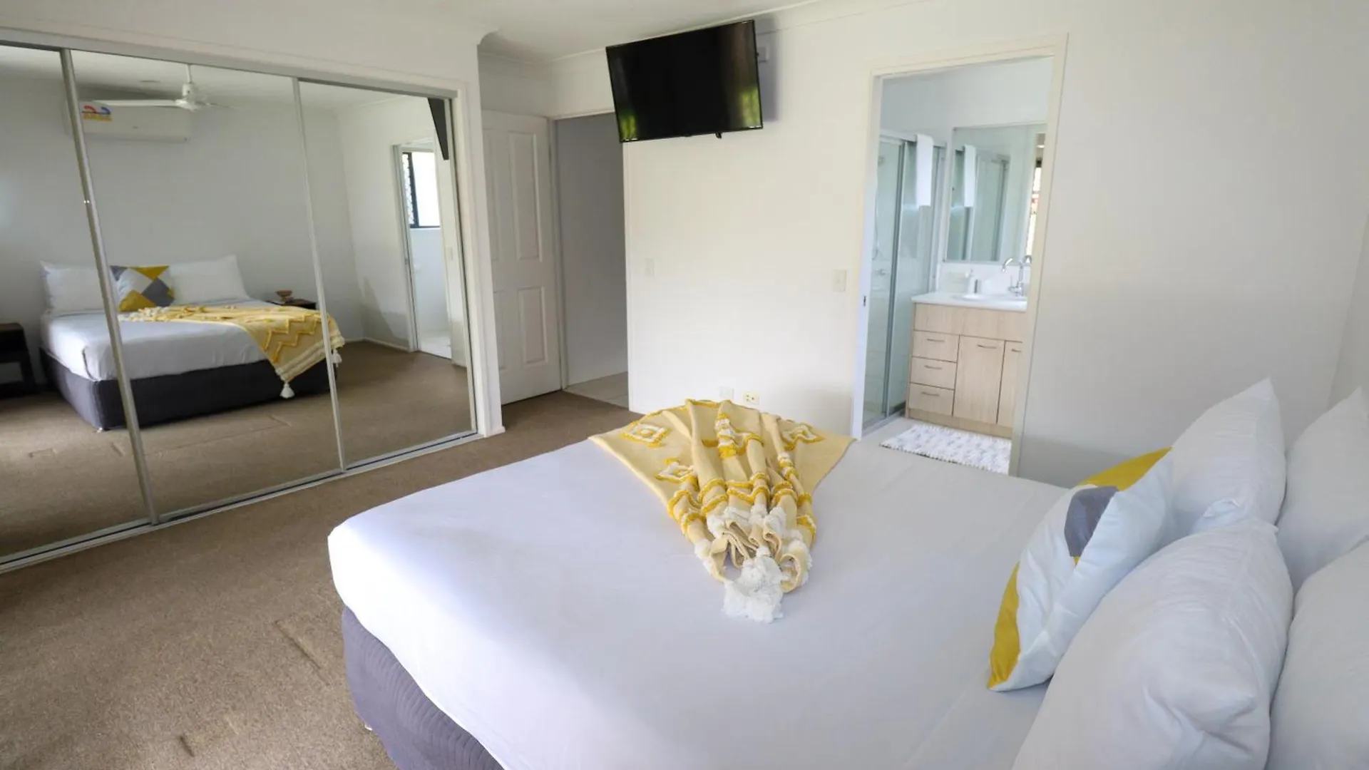 Blk Stays Guest House Deluxe Units Bellmere 0*,