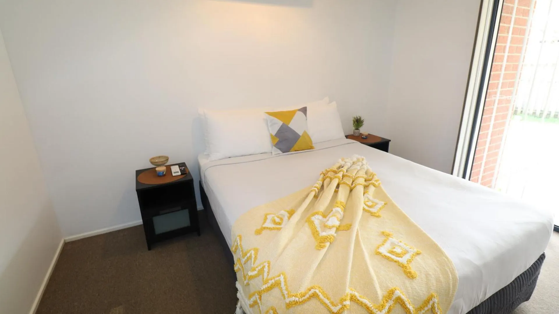 Blk Stays Guest House Deluxe Units Bellmere