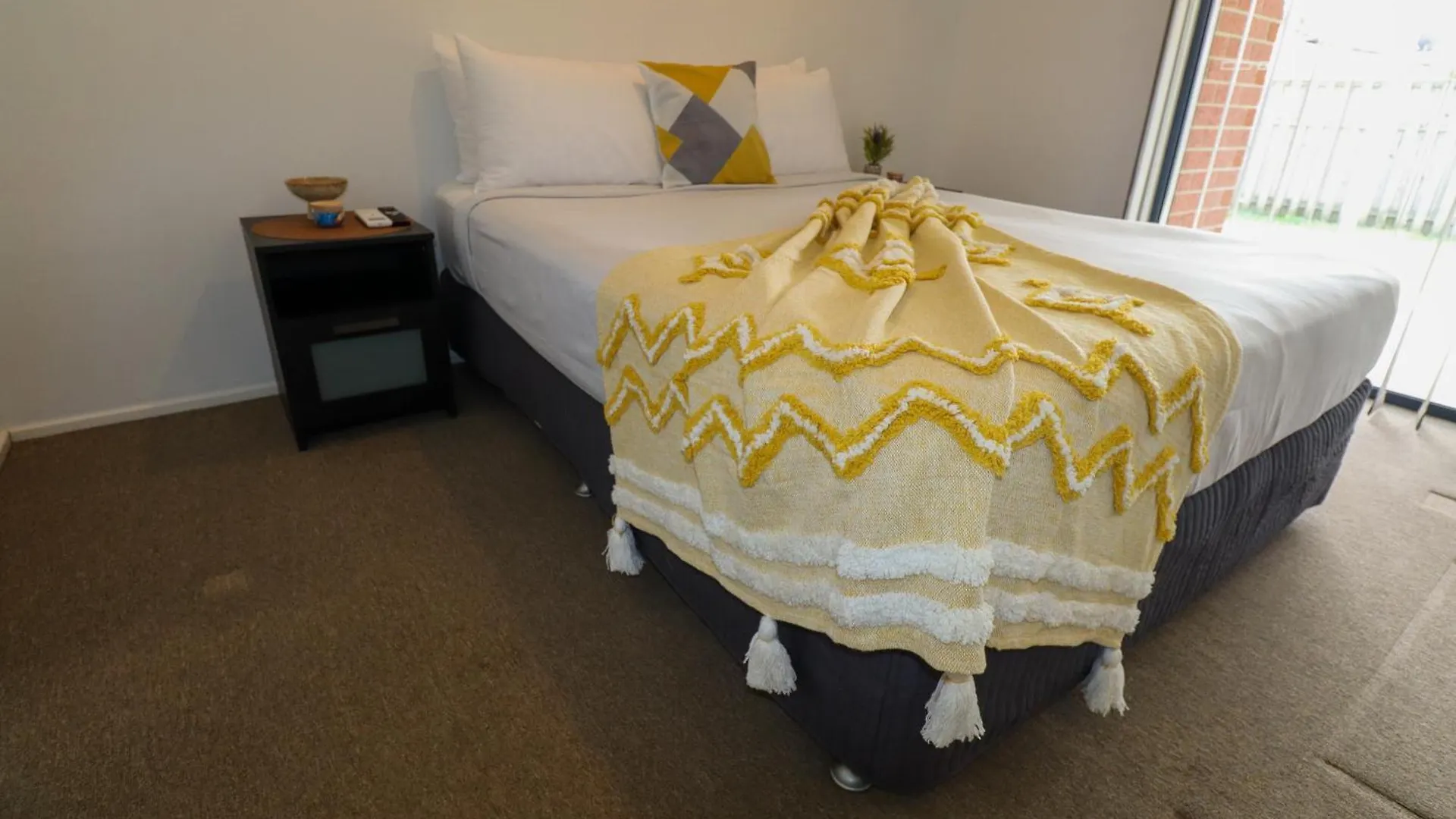 Blk Stays Guest House Deluxe Units Bellmere